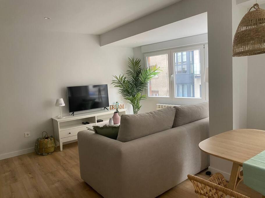 A Estrenar En Centro Gijon. Fibra-tv Apartament