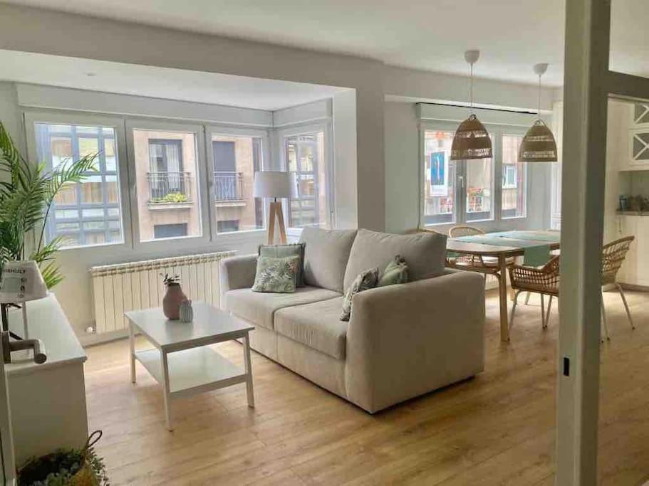 A Estrenar En Centro Gijon. Fibra-tv Apartament